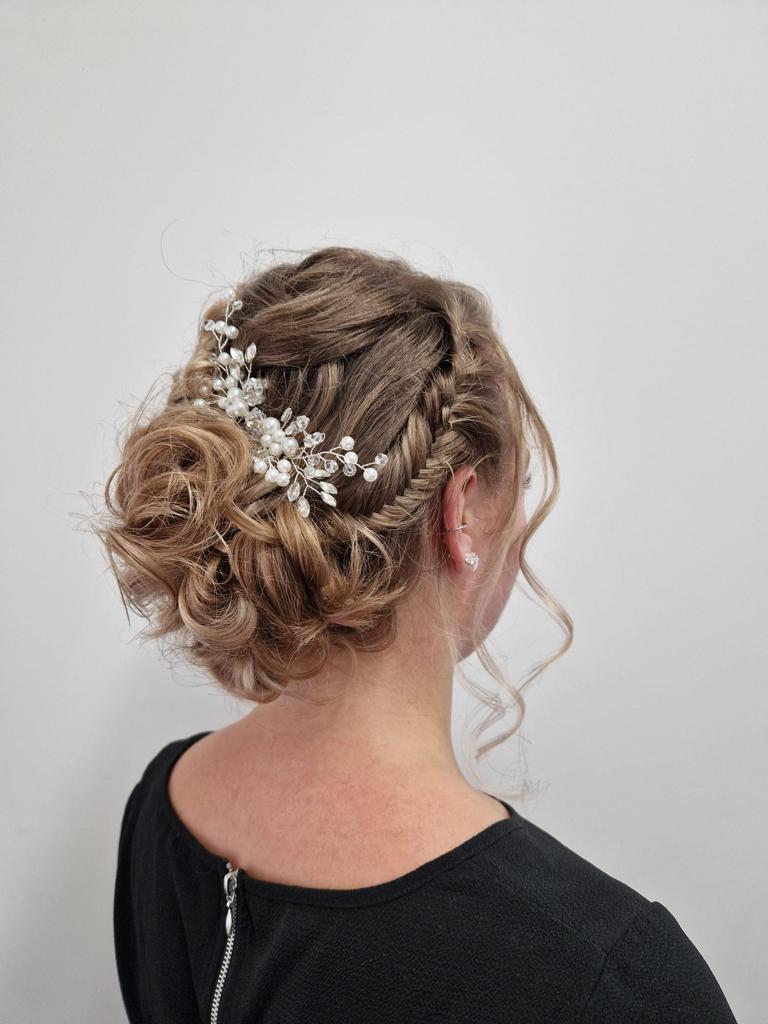 Hochsteckfrisur